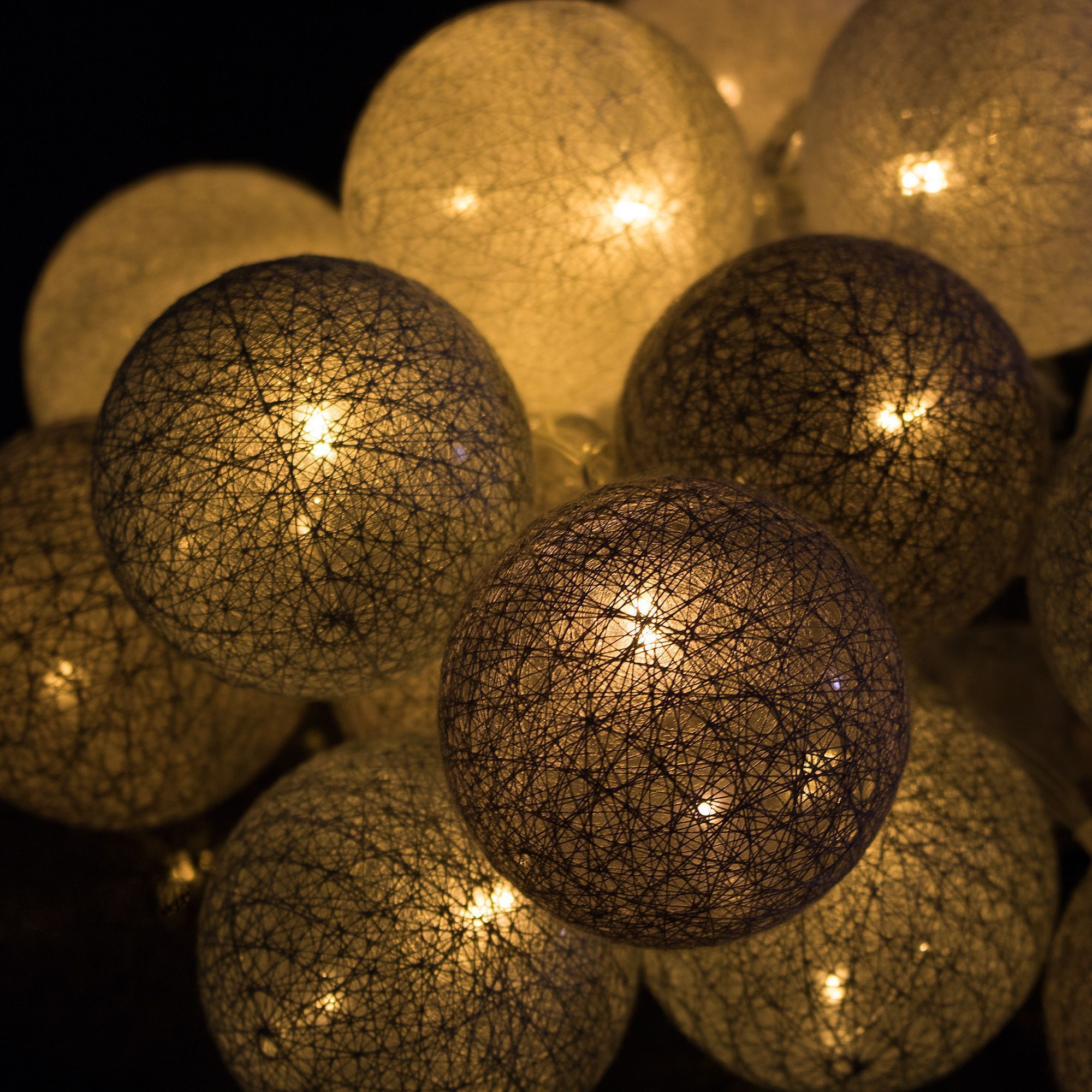 Гірлянда на батарейках Springos Cotton Balls 4 м 20 LED CL0039 Warm White