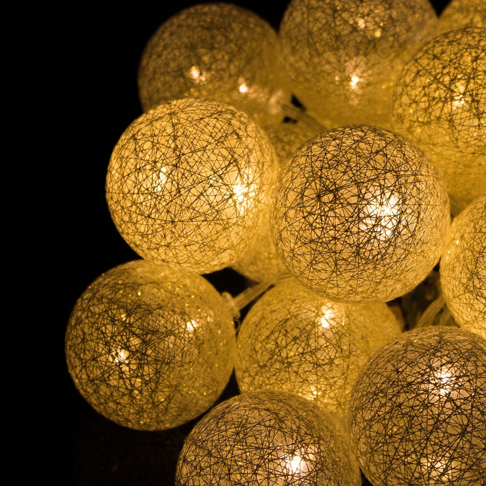 Гірлянда на батарейках Springos Cotton Balls 6 м 30 LED CL0050 Warm White