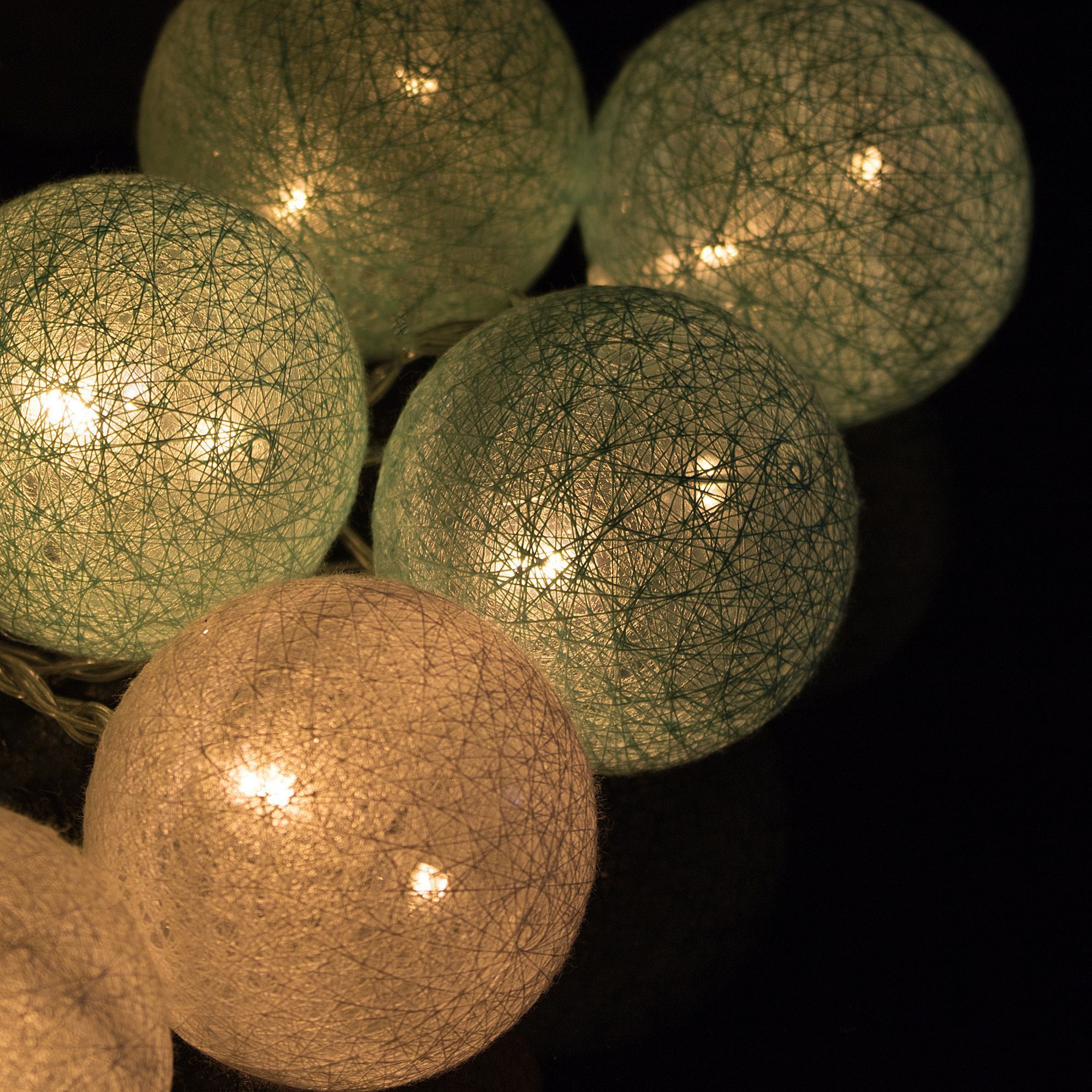 Гірлянда на батарейках Springos Cotton Balls 6 м 30 LED CL0052 Warm White