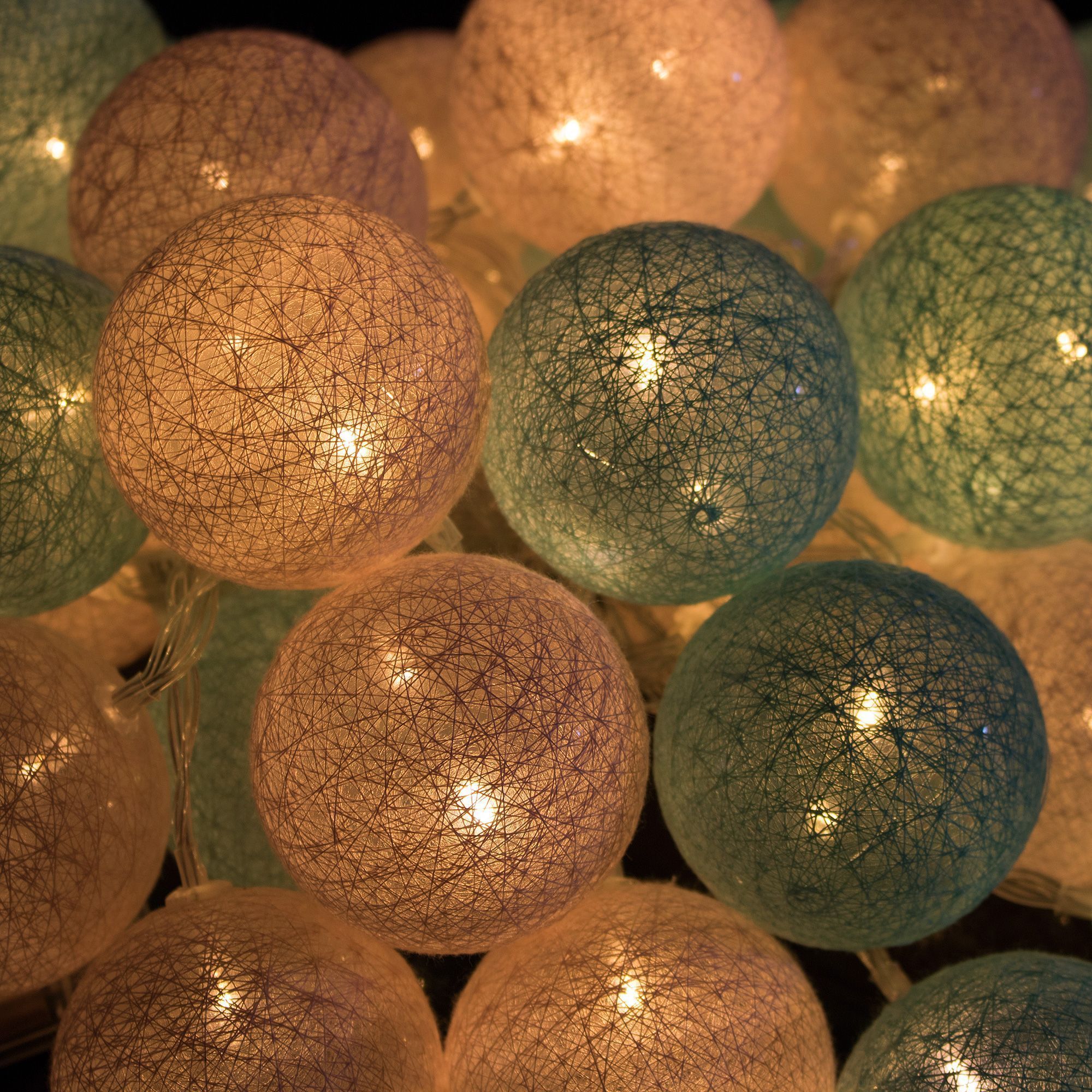 Гірлянда на батарейках Springos Cotton Balls 6 м 30 LED CL0059 Warm White