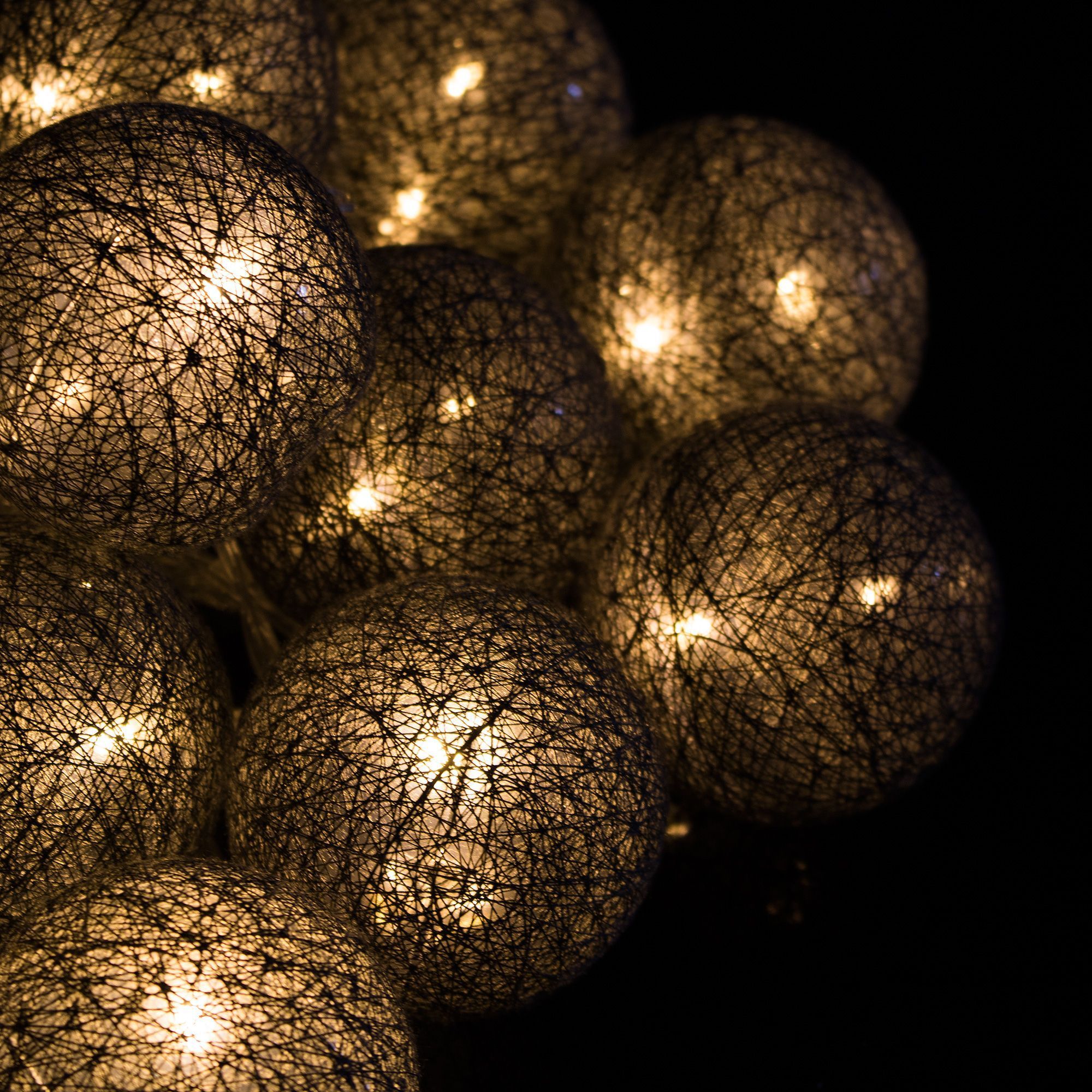 Гірлянда на батарейках Springos Cotton Balls 6 м 30 LED CL0060 Warm White